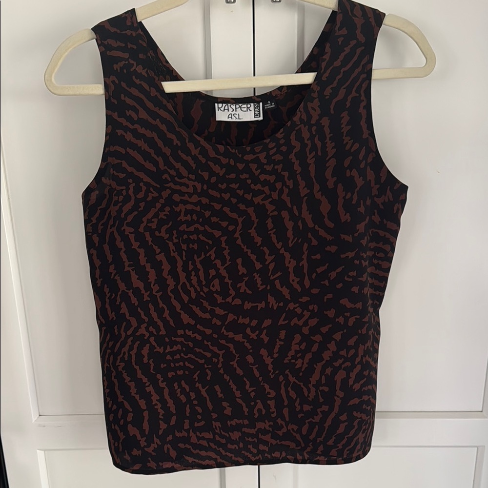 Kasper Red Sleeveless Fitted Tank Top